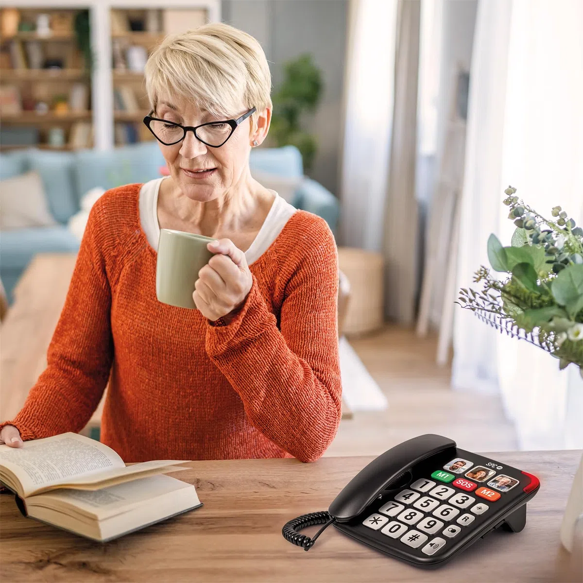 SPC Comfort Numbers Pro – Telefono fisso per anziani con tasti grandi e suoneria forte | Volume chiamata amplificabile +20dB | 6 memorie dirette, vivavoce | Compatibile con apparecchi acustici - Nero