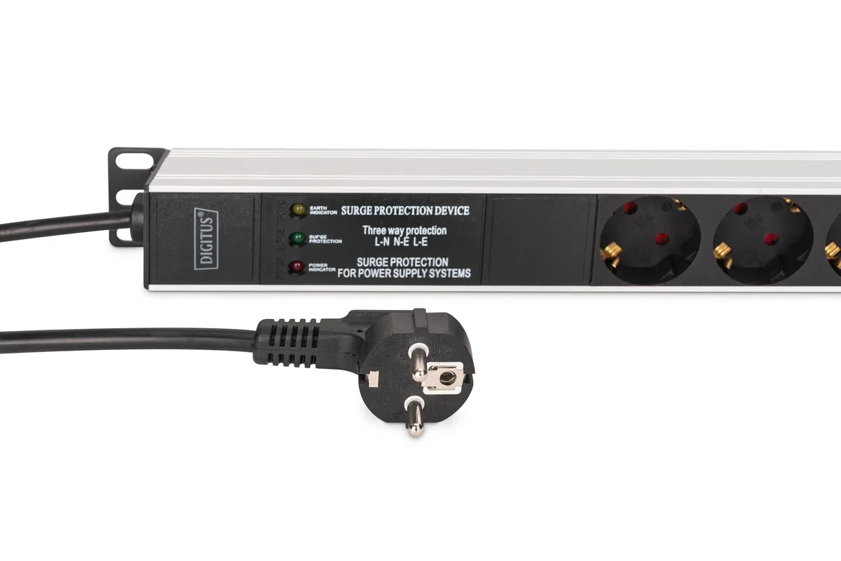 DIGITUS DN-95438 – Presa multipla – 9 prese – Filtro di rete e protezione da sovratensione – Montaggio verticale in armadio di rete o server – 230 V CA 50/60 Hz 16 A 3600 W
