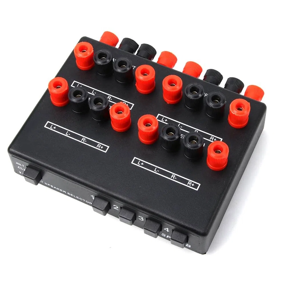 Mini 2-IN-4-OUT Stereo Audio Selettore Amplificatore Switcher Box Speaker Splitter SP-24B Altoparlante Selettore Box Durevole Facile da Usare