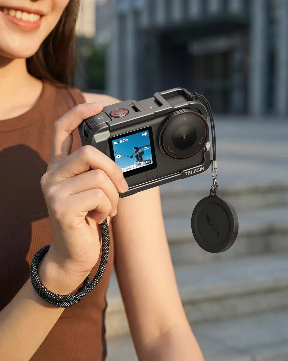 TELESIN Gabbia Protettiva in Alluminio per DJI Osmo Action 6, CNC Metal Quick-Release Cage con Protezione Obiettivo, Accesso Rapido Batteria, Cold Shoe, Filetto 1/4" & Porte di Espansione