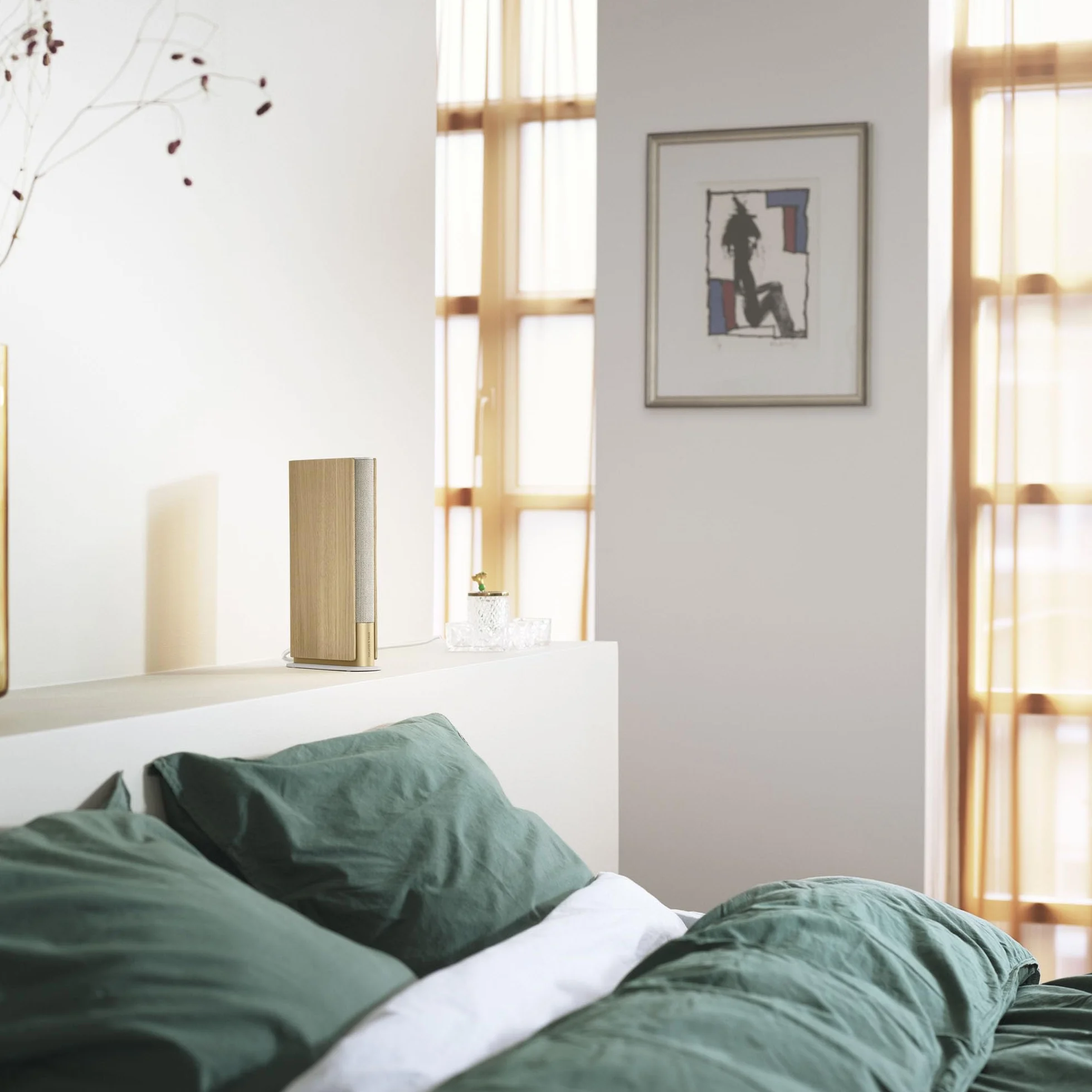 Bang & Olufsen Beosound Emerge Altoparlante da libreria - Oro Tone | Compatto, Wi-Fi e Bluetooth, Suono ultra profondo, Design sottile e circolare, Certificato Cradle to Cradle