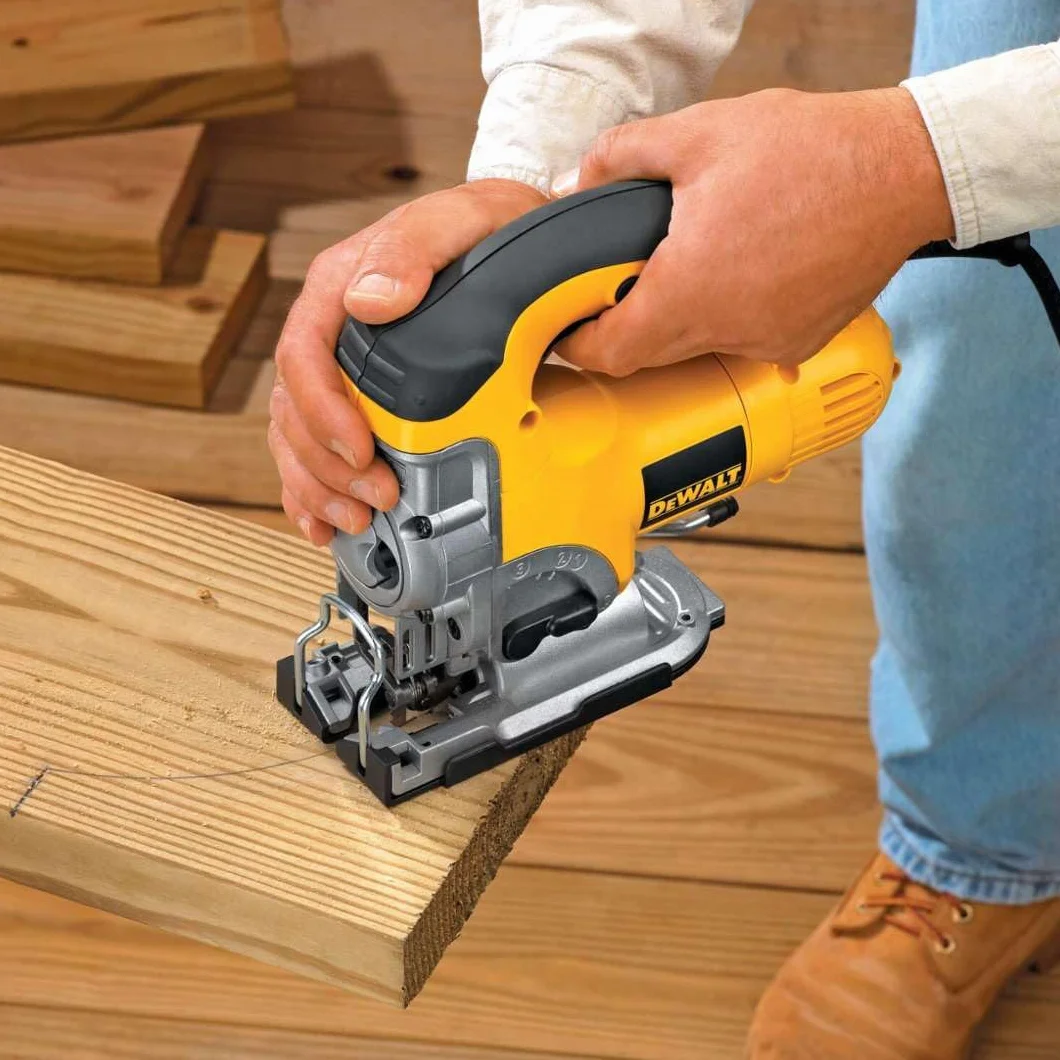 Dewalt - Sierra Clipping Punho Dated