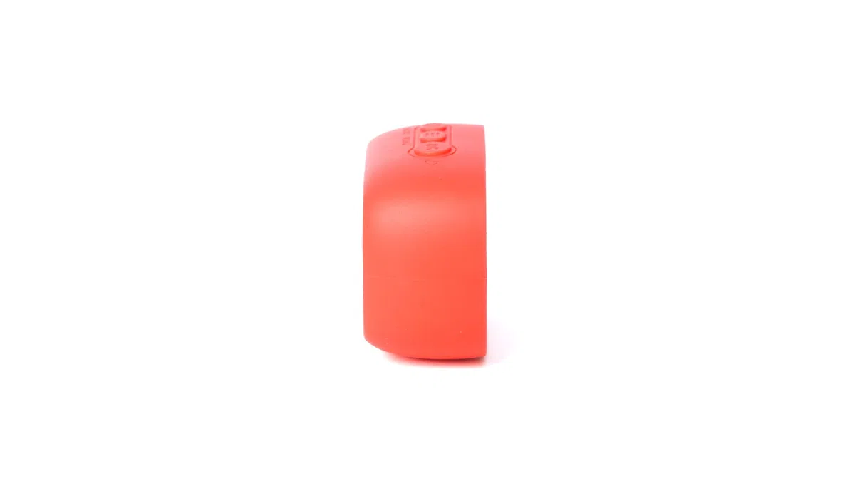 Nilox, Action Cam Kidscam, Action Camera Risoluzione 12Mp, Schermo LCD 1.4", Connessione Wifi, Resistente all'Acqua IP67 con Custodia Protettiva, Batteria 700 mAh, Memoria SD fino a 32 GB, Rosso