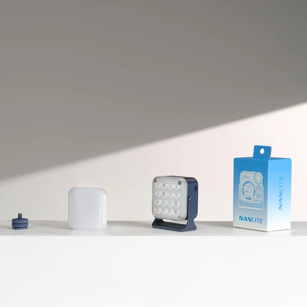 Nanlite Pico - Mini lampada tascabile a LED, colore: Blu notte