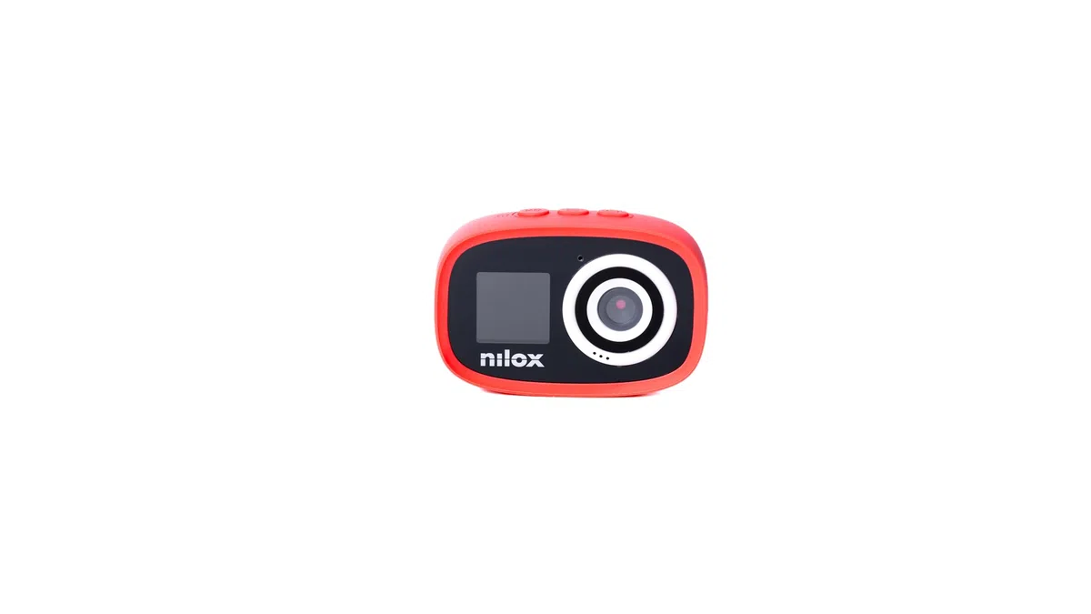 Nilox, Action Cam Kidscam, Action Camera Risoluzione 12Mp, Schermo LCD 1.4", Connessione Wifi, Resistente all'Acqua IP67 con Custodia Protettiva, Batteria 700 mAh, Memoria SD fino a 32 GB, Rosso