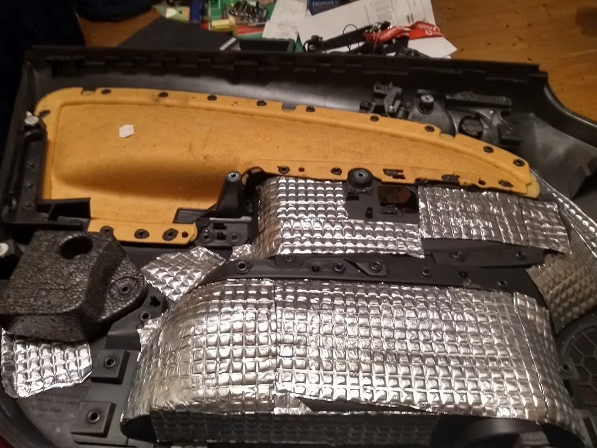 Tappetino isolante in alluminio butilico, 50 x 400 cm, autoadesivo, anti-rumore, isolamento del veicolo, 2 mm, isolamento acustico per auto, protezione dal rumore in gomma butilica