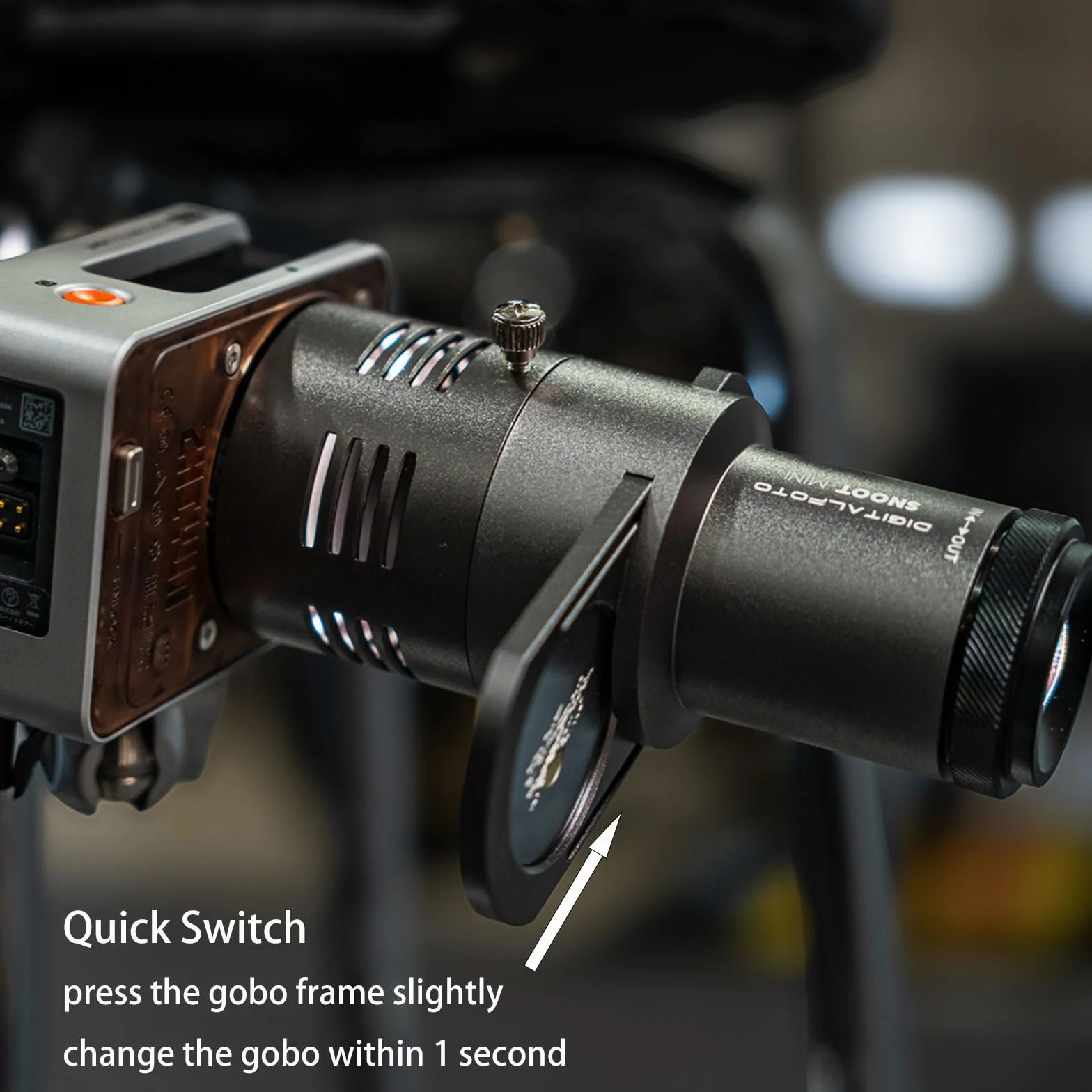 DF DIGITALFOTO Mini Ottico Snoot Proiettore, Attacco per Faretto Fotografico con Supporto Zhiyun/Ulanzi/Godox, 33 Gobo, Telaio Magnetico, Compatibile con ZHIYUN CINEPEER CX100, Godox ML100Bi/ML60IIBi