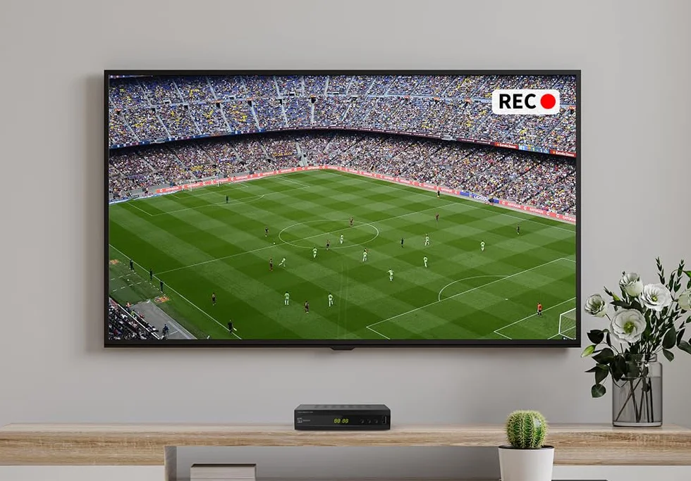 TELE System TS6822 PRO DVB-T2 HEVC Decoder Digitale Terrestre e Videoregistratore twin tuner DVB-T2 HD HDR (HDR10 / HLG) con Display e Telecomando 2 in 1 con controlli TV