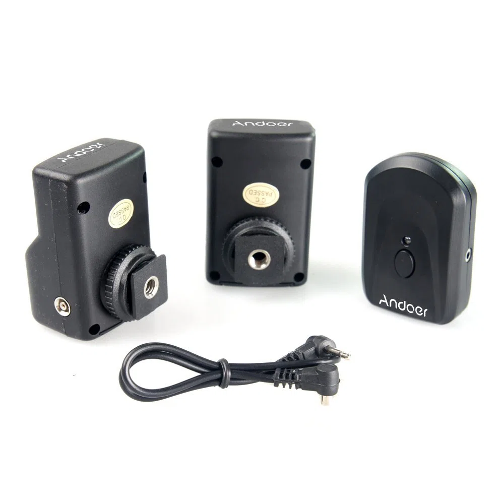 Andoer Trigger Flash a 16 canali, include 1 trasmettitore, 2 ricevitori, 1 cavo di sincronizzazione