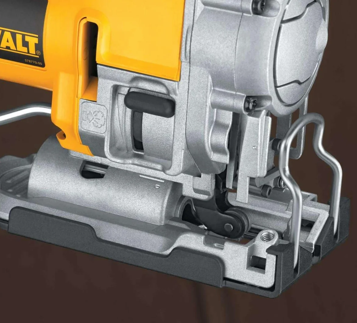Dewalt - Sierra Clipping Punho Dated