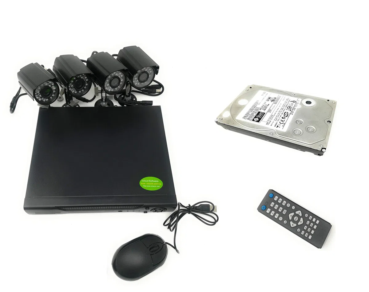Kit di videosorveglianza H264 CCTV, 4 canali con telecamera a infrarossi DVR, 4 alimentatori, 4 uscite, Hard Disk da 500 GB