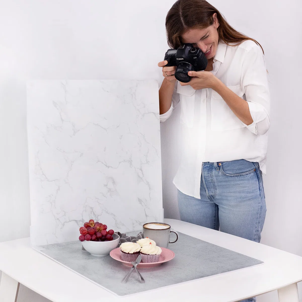 2 Pannello Di Fondo Fotografico | 55x55 cm | Sfondo Realistico Per Foto | Fondali Fotografia Per Cibo | Sfondi Fotografici Food Replica | Backdrop Board Big (Marble & Grey, Big)
