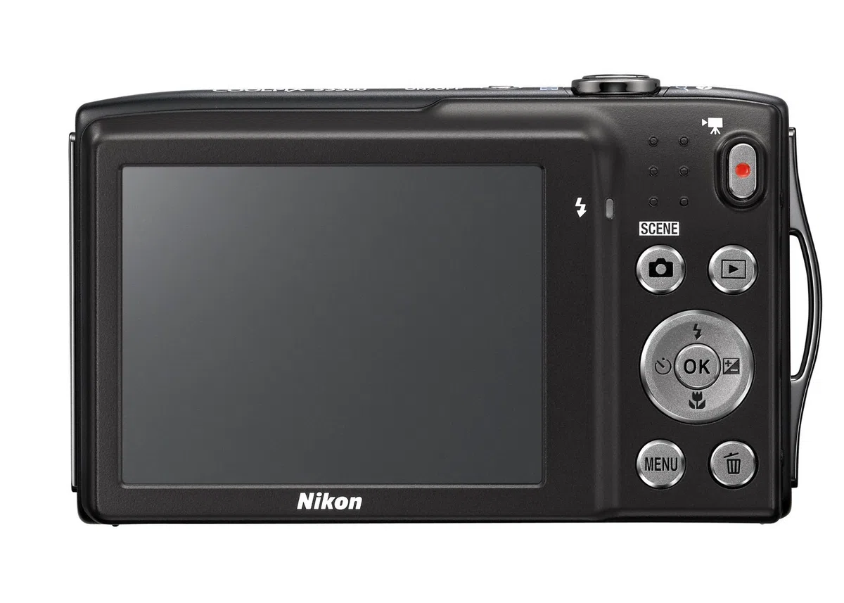 Nikon Coolpix S3300 Fotocamera Digitale Compatta, 16 Megapixel, Zoom 6X, 3200 ISO, LCD 2,7", colore: nero